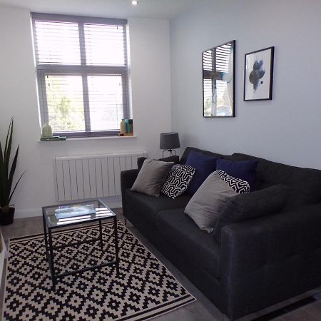 Funky Comfortable Apartments - לייסטר מראה חיצוני תמונה
